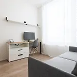 Studio Mozart, Free Onsite Parking, Air Conditioning, 1Gbs Wifi