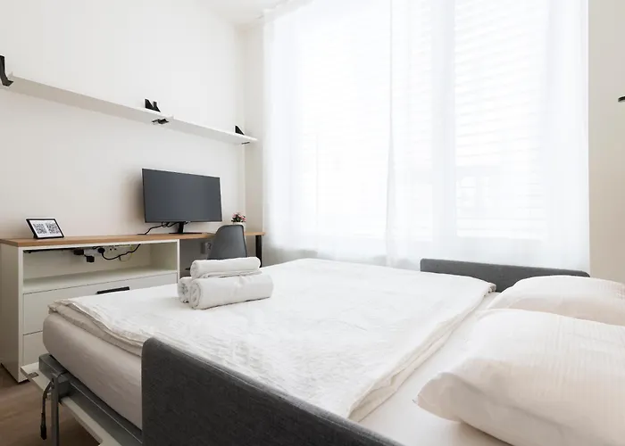 Studio Mozart, Free Onsite Parking, Air Conditioning, 1Gbs Wifi