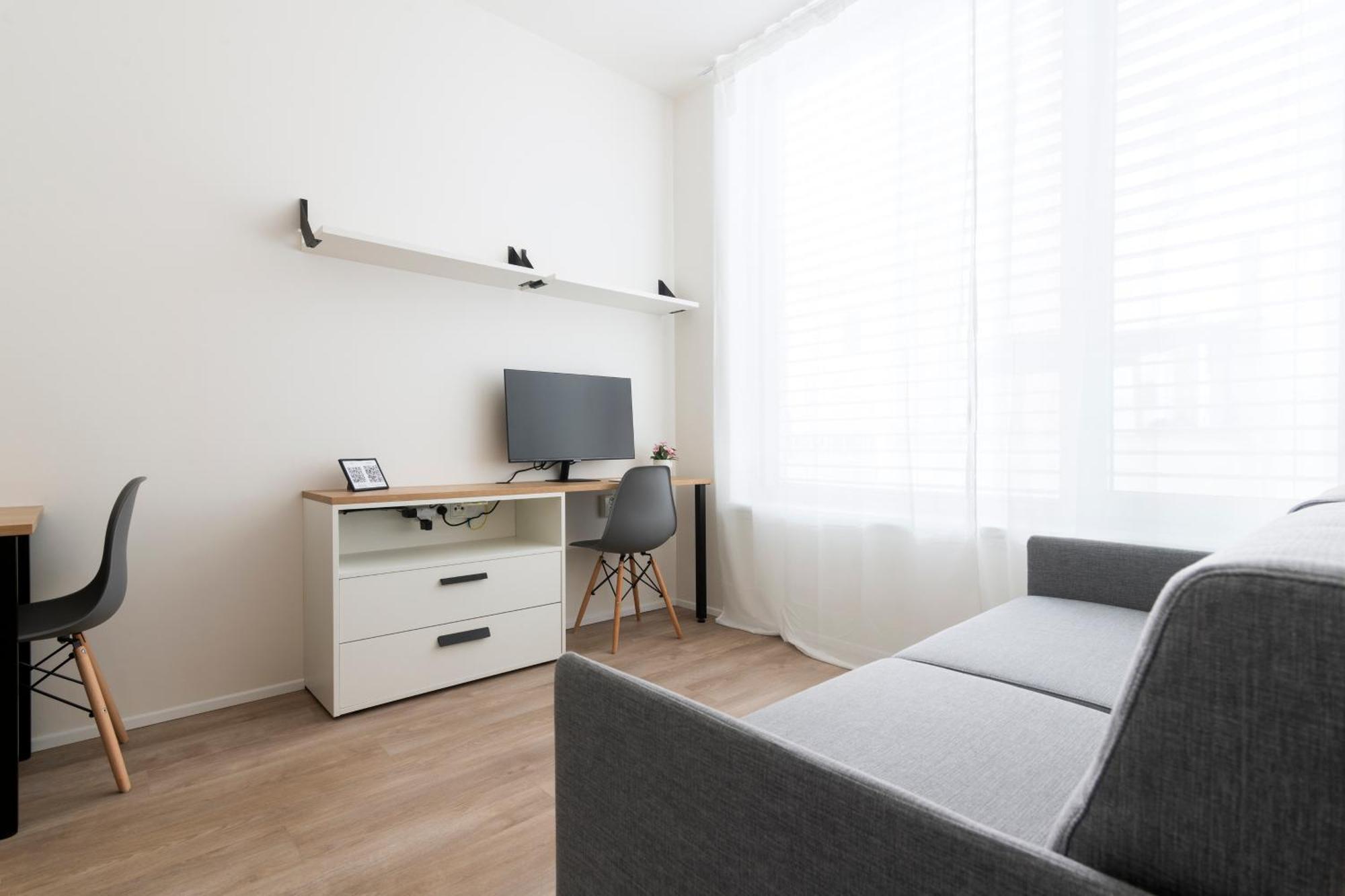 Mozart, Free Onsite Parking, Air Conditioning, 1gbs Wifi Prague