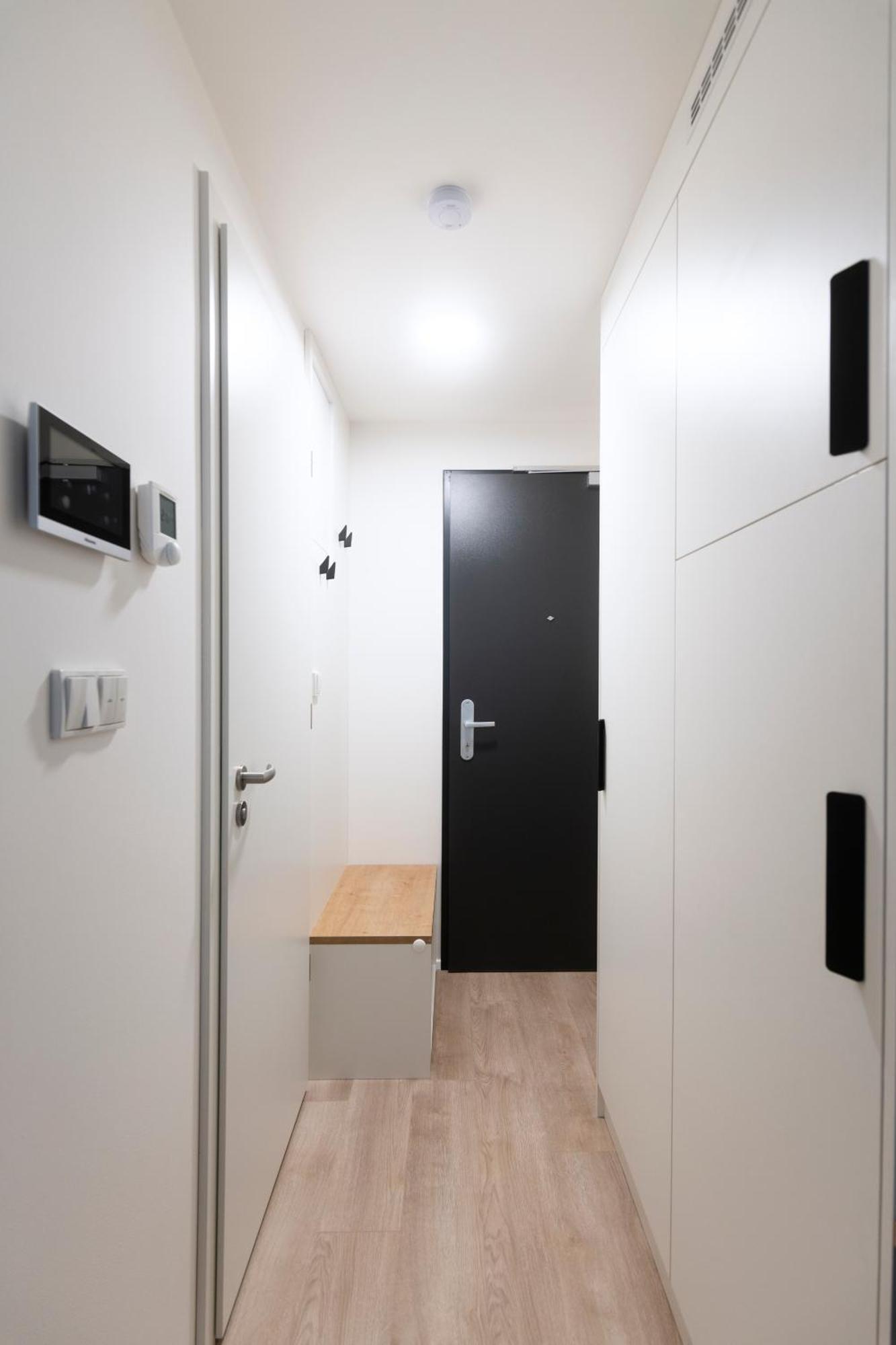 Apartment Mozart, Free Onsite Parking, Air Conditioning, 1gbs Wifi *